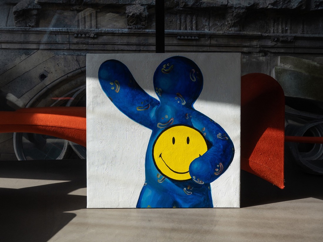 Smiley® & Blue Laugh view 5