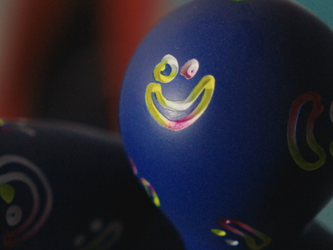 Blue laugh view 5